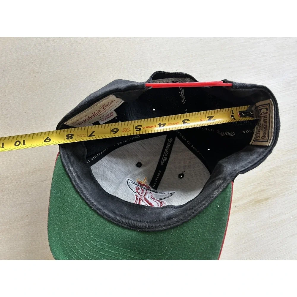 Miami Heat Hat Cap Snap Back Mens One Size Black NBA Basketball Mitchell & Ness‎